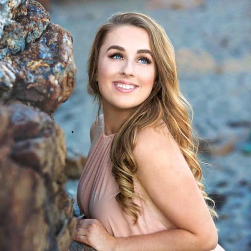 Meet your Posher, Selene